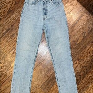 Like New Women’s Abercrombie and Fitch 90s Straight Jeans size 0